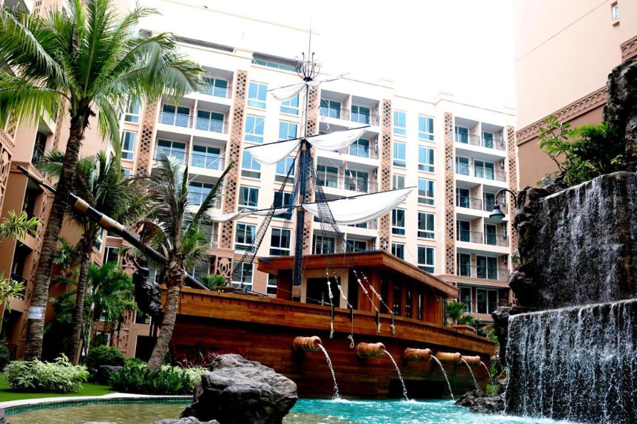 Atlantis Waterpark Lägenhet Jomtien Beach Exteriör bild